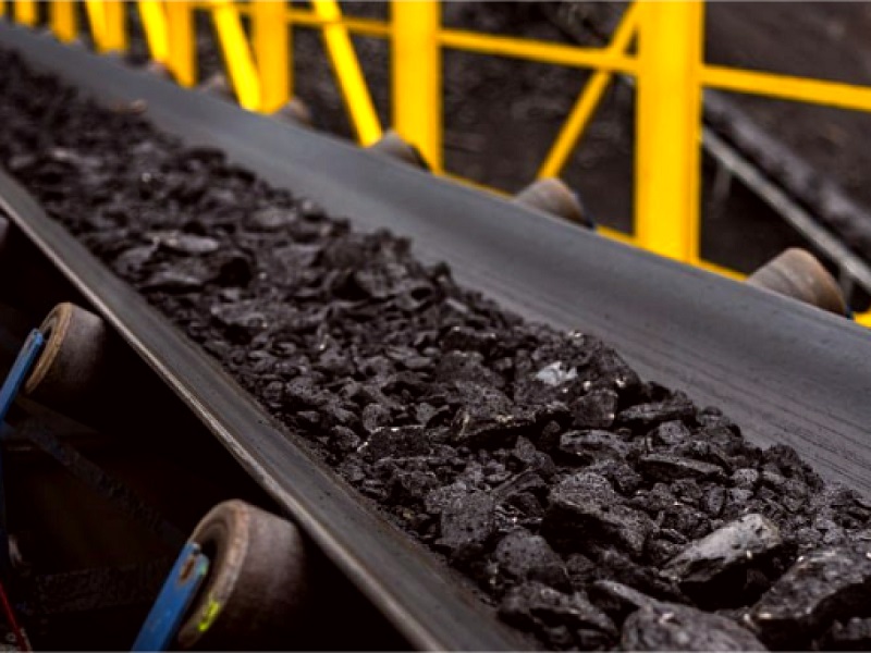 Como selecionar cintos transportadores para operações de mineração específicas?